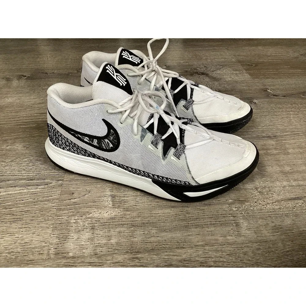 Nike Kyrie Flytrap VI 6 Mens Size 13 Sneakers White Black Shoes DM1125-101